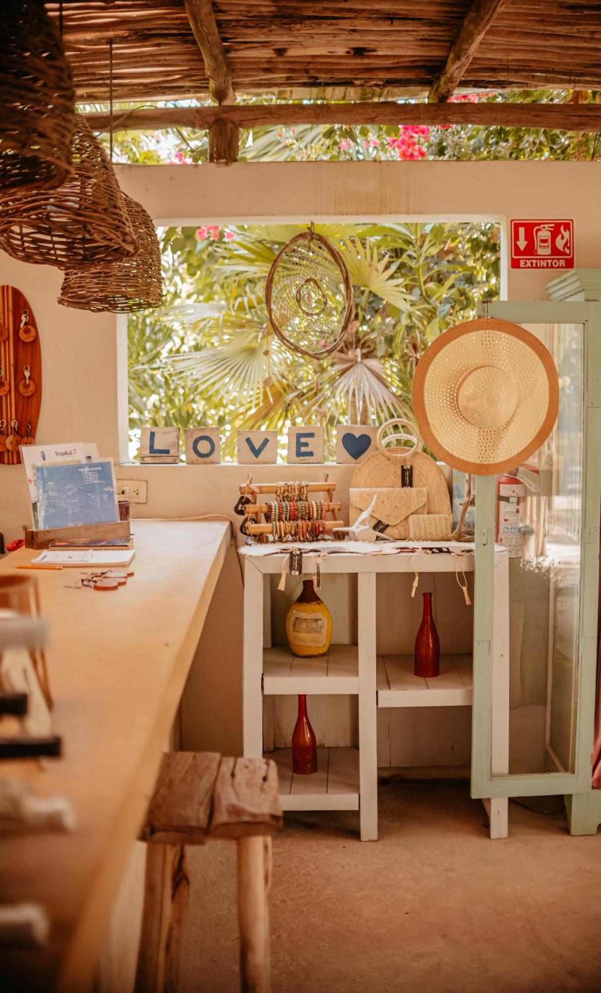 Lunarena Barefoot Hotel Ел Куйо Екстериор снимка